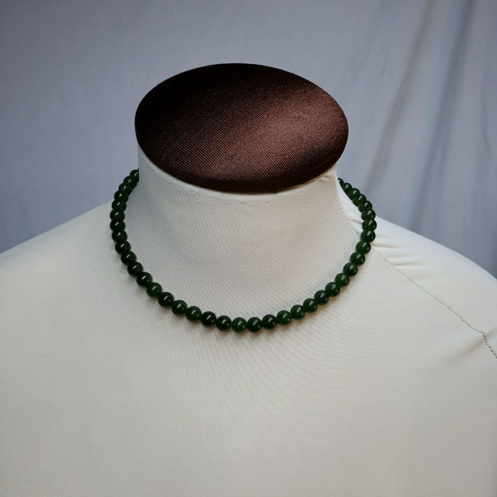 JADE 17" long, 54 stones x 8mm Stones Choker Necklace 37.09g